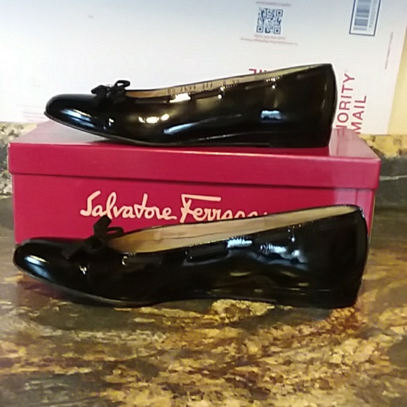 🎈Salvatore ferragamo black patent bow tie whips - Picture 5 of 8
